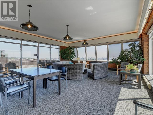 Malahat Common Room with Expansive Views | Image 26