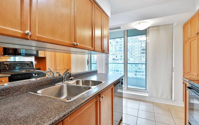 1605 - 1 Elm Dr W, Condo with 2 bedrooms, 2 bathrooms and 1 parking in Mississauga ON | Image 4