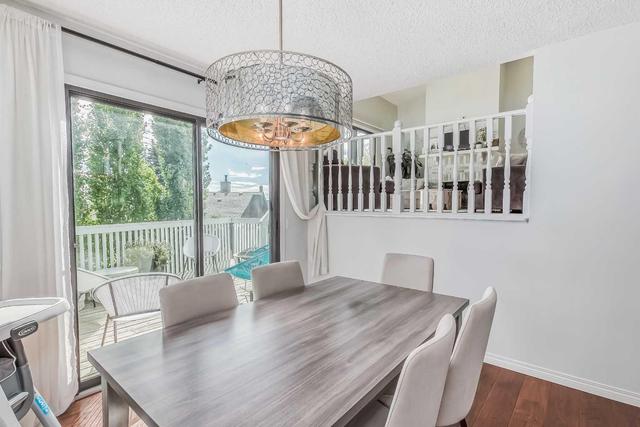 12 Stradwick Way Sw, House detached with 3 bedrooms, 2 bathrooms and 5 parking in Calgary AB | Image 15
