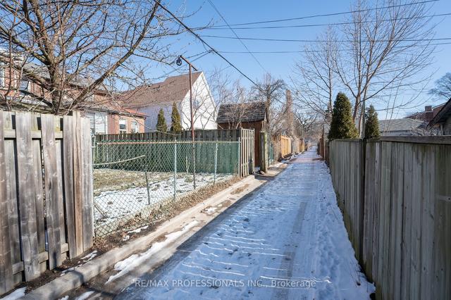 65 Macgregor Ave, House detached with 3 bedrooms, 2 bathrooms and 0 parking in Toronto ON | Image 21