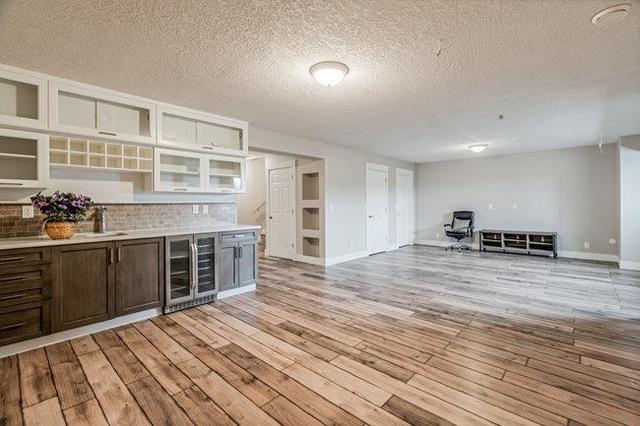 9302 14 Avenue Sw, House detached with 5 bedrooms, 3 bathrooms and 4 parking in Calgary AB | Image 39