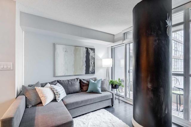 723 - 10 Capreol Crt, Condo with 1 bedrooms, 1 bathrooms and 1 parking in Toronto ON | Image 7