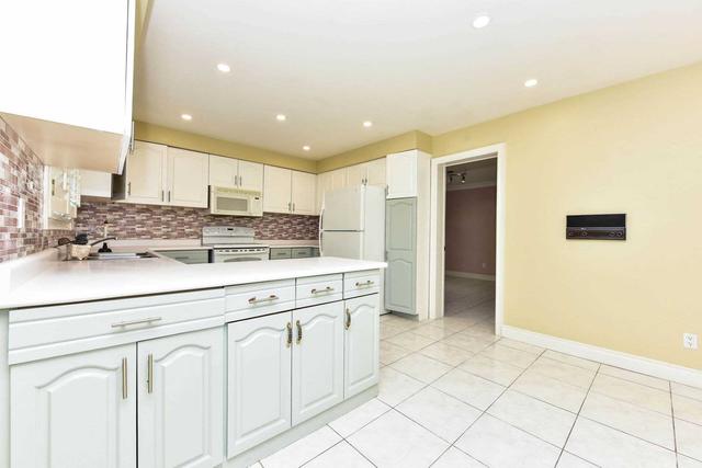 82 Airdrie Dr, House detached with 4 bedrooms, 4 bathrooms and 4 parking in Vaughan ON | Image 4