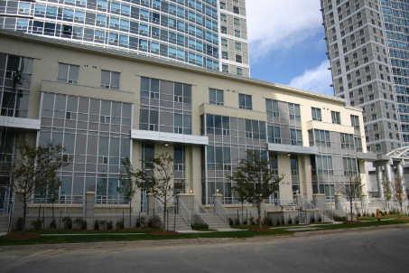 th115 - 36 Lee Centre Dr, Townhouse with 2 bedrooms, 2 bathrooms and 1 parking in Toronto ON | Image 1