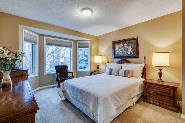 133 Sienna Park Green Sw, Home with 3 bedrooms, 2 bathrooms and 4 parking in Calgary AB | Image 15
