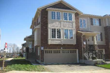 80 Hepworth Cres, Townhouse with 3 bedrooms, 3 bathrooms and 2 parking in Hamilton ON | Image 1