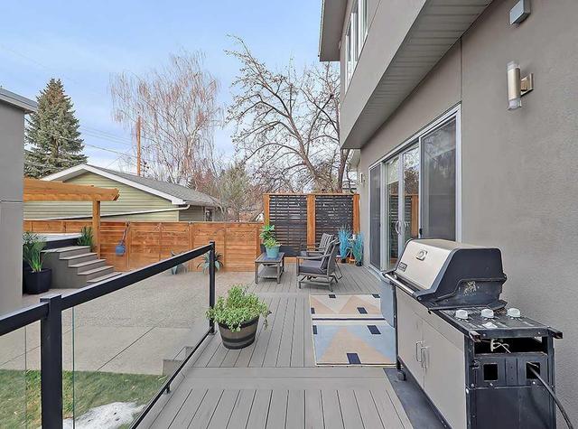 531 36 Street Sw, House detached with 5 bedrooms, 3 bathrooms and 4 parking in Calgary AB | Image 49