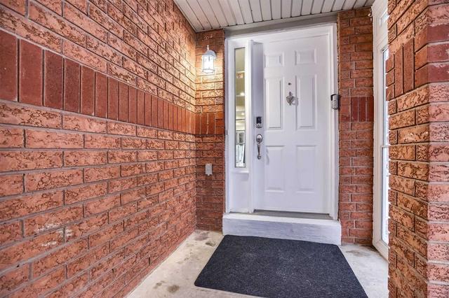 32 Pressed Brick Dr, House semidetached with 4 bedrooms, 3 bathrooms and 5 parking in Brampton ON | Image 23