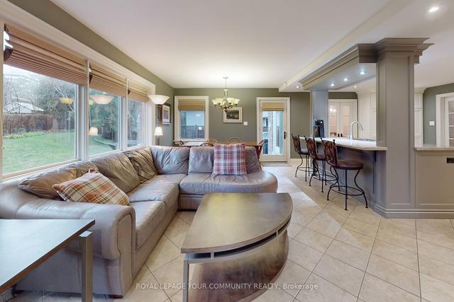 15 Silver Aspen Dr, House detached with 4 bedrooms, 2 bathrooms and 4 parking in Markham ON | Image 3
