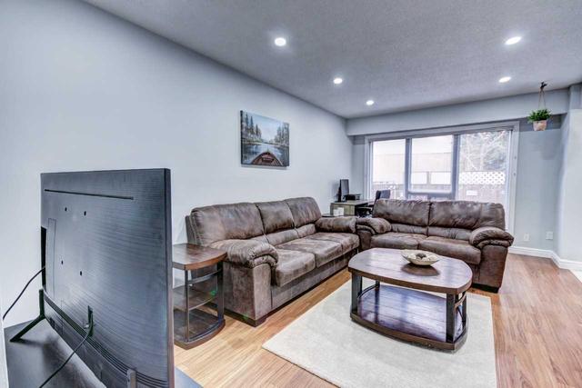 198 Baronwood Crt, Townhouse with 3 bedrooms, 2 bathrooms and 3 parking in Brampton ON | Image 33