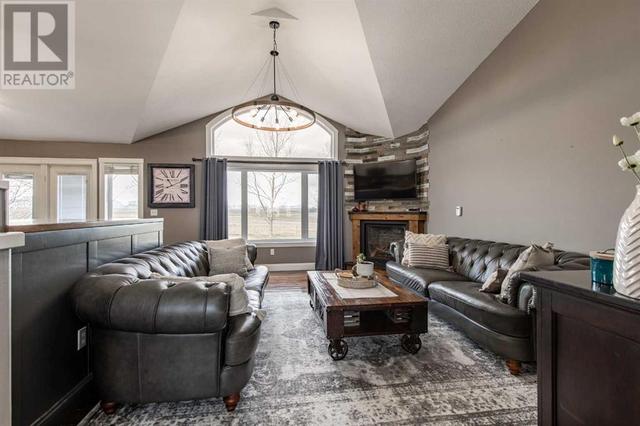 280025 Twp Rd 43, House detached with 5 bedrooms, 3 bathrooms and null parking in Cardston County AB | Image 9