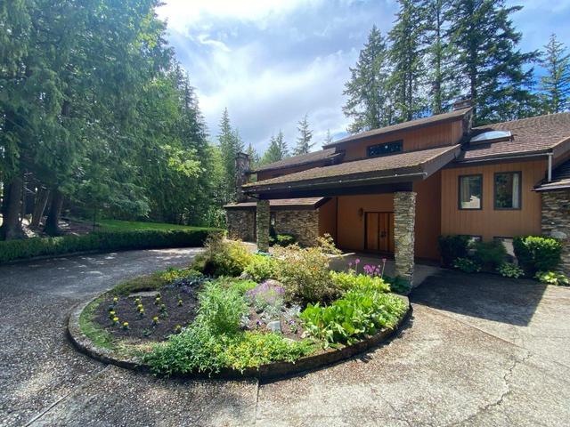 231 Glenacres Road, House detached with 3 bedrooms, 3 bathrooms and 5 parking in Nakusp BC | Image 2