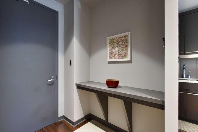 405 - 180 Frederick St, Condo with 1 bedrooms, 1 bathrooms and null parking in Toronto ON | Image 2