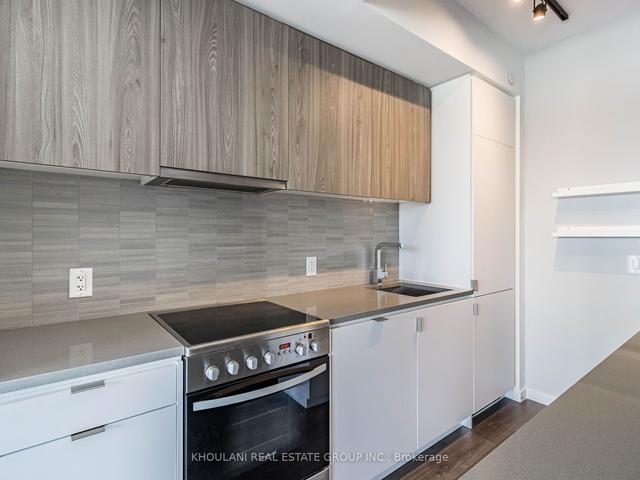 403 - 7 Smith Cres, Condo with 1 bedrooms, 1 bathrooms and 1 parking in Toronto ON | Image 3