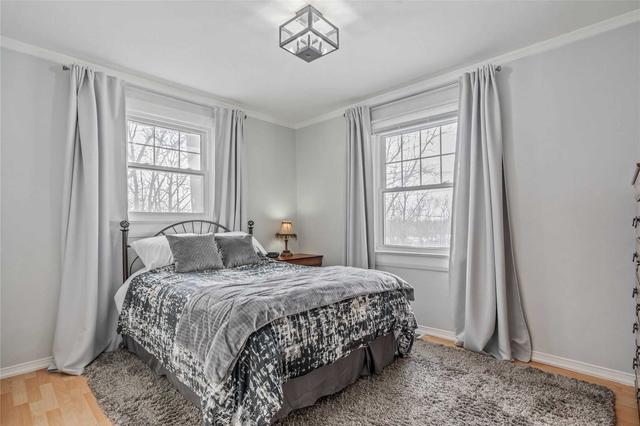1553 Waterdown Rd, House detached with 5 bedrooms, 2 bathrooms and 10 parking in Burlington ON | Image 3