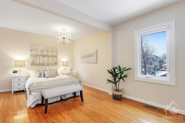 87 Spadina Avenue, House detached with 4 bedrooms, 2 bathrooms and 6 parking in Ottawa ON | Image 17