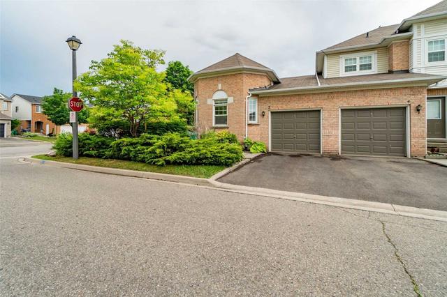 2 Brisbane Crt, Townhouse with 2 bedrooms, 2 bathrooms and 2 parking in Brampton ON | Image 23