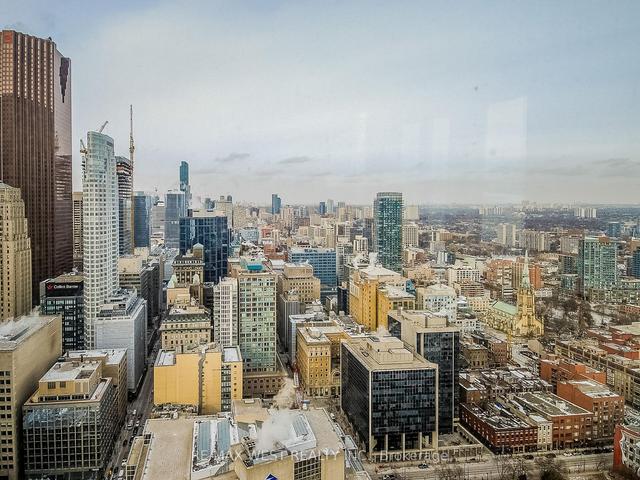 4407 - 8 The Esplanade Ave, Condo with 2 bedrooms, 2 bathrooms and 1 parking in Toronto ON | Image 8