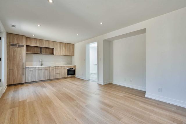 upper - 2476 Yonge St, Condo with 3 bedrooms, 1 bathrooms and 0 parking in Toronto ON | Image 2