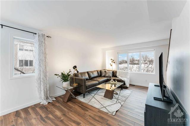 2 Barnaby Private, Townhouse with 3 bedrooms, 2 bathrooms and 2 parking in Ottawa ON | Image 8