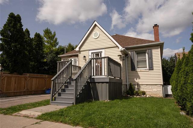 80 Phillips St, House detached with 2 bedrooms, 2 bathrooms and 5 parking in Oshawa ON | Image 1