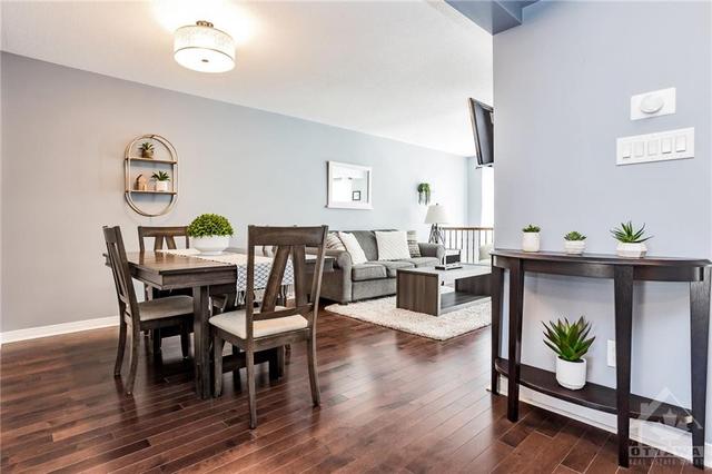 102 Patriot Place, Townhouse with 3 bedrooms, 3 bathrooms and 4 parking in Ottawa ON | Image 3