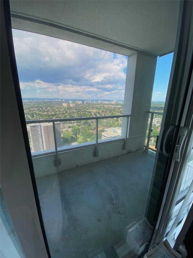 3707 - 2015 Sheppard Ave, Condo with 1 bedrooms, 1 bathrooms and 1 parking in Toronto ON | Image 2