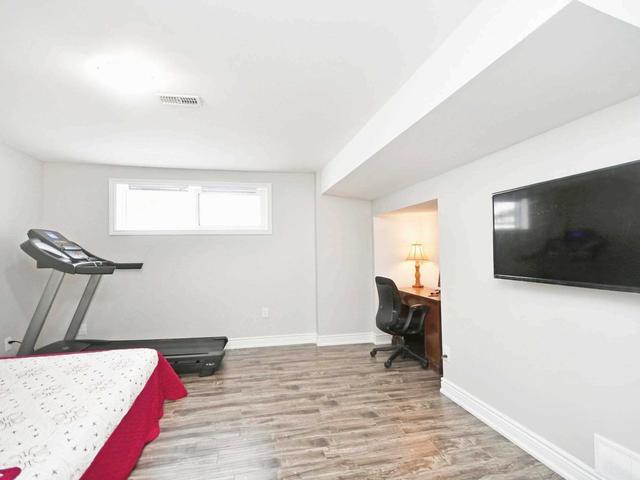 23 Hadrina St, House detached with 3 bedrooms, 3 bathrooms and 6 parking in Brampton ON | Image 6