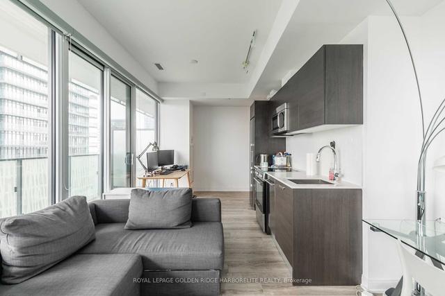 2702 - 42 Charles St E, Condo with 1 bedrooms, 2 bathrooms and 0 parking in Toronto ON | Image 8