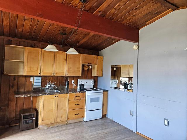 475 Alexander Road, House detached with 3 bedrooms, 1 bathrooms and null parking in Central Kootenay K BC | Image 25