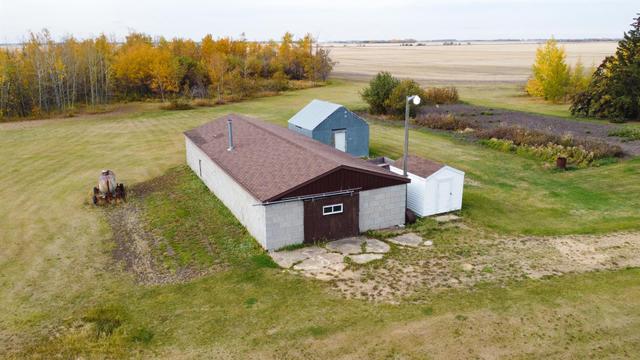78512 Highway 744, House detached with 5 bedrooms, 3 bathrooms and null parking in Smoky River No. 130 AB | Image 35