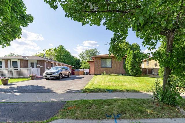 34 Dunsfold Dr, House detached with 3 bedrooms, 2 bathrooms and 3 parking in Toronto ON | Image 23