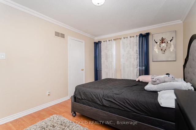 78 Deerpark Cres, House detached with 3 bedrooms, 3 bathrooms and 5 parking in Brampton ON | Image 10
