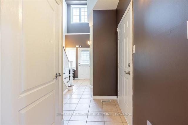 1361 Stephenson Dr, Townhouse with 3 bedrooms, 3 bathrooms and 2 parking in Burlington ON | Image 32
