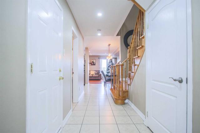 7 Bamboo Grve, House attached with 3 bedrooms, 4 bathrooms and 2 parking in Brampton ON | Image 21