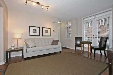th11 - 89 Lillian St, Townhouse with 1 bedrooms, 1 bathrooms and 1 parking in Toronto ON | Image 2