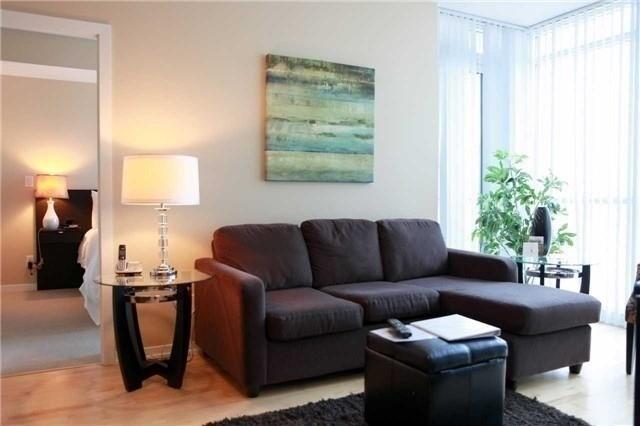 2401 - 65 Bremner Blvd, Condo with 2 bedrooms, 2 bathrooms and 1 parking in Toronto ON | Image 13