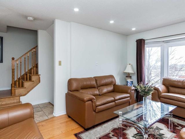 27 Dino Crt, House attached with 3 bedrooms, 4 bathrooms and 3 parking in Brampton ON | Image 37