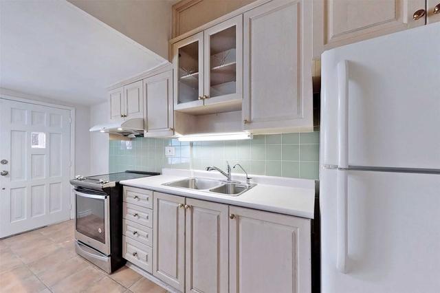 1142 Ossington Ave, House semidetached with 2 bedrooms, 1 bathrooms and 0 parking in Toronto ON | Image 5