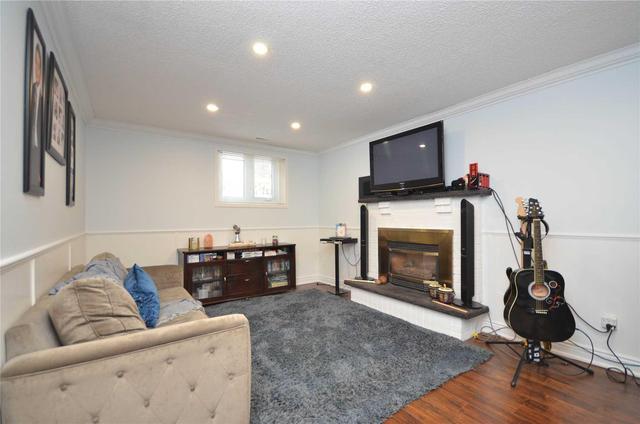 175 John Bowser Cres, House detached with 3 bedrooms, 2 bathrooms and 2 parking in Newmarket ON | Image 7