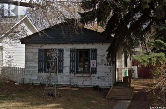 626 L Ave S, House detached with 3 bedrooms, 1 bathrooms and null parking in Saskatoon SK | Card Image