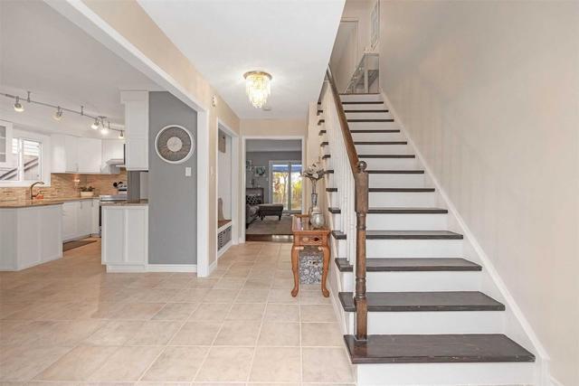 4101 Melia Dr, House detached with 3 bedrooms, 4 bathrooms and 4 parking in Mississauga ON | Image 2