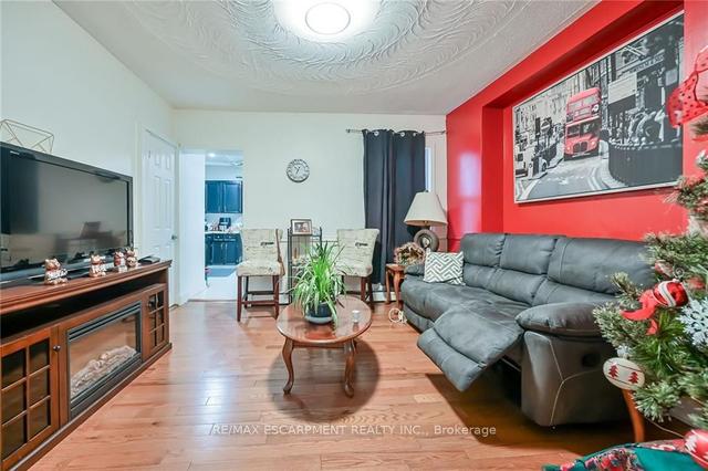 90 Rosslyn Ave S, House detached with 3 bedrooms, 3 bathrooms and 1 parking in Hamilton ON | Image 15