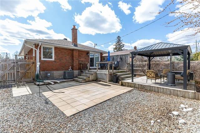 809 Pleasant Park Road, House detached with 3 bedrooms, 2 bathrooms and 3 parking in Ottawa ON | Image 4