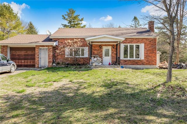 670 Huron Road, House detached with 2 bedrooms, 1 bathrooms and 4 parking in South Bruce Peninsula ON | Image 4