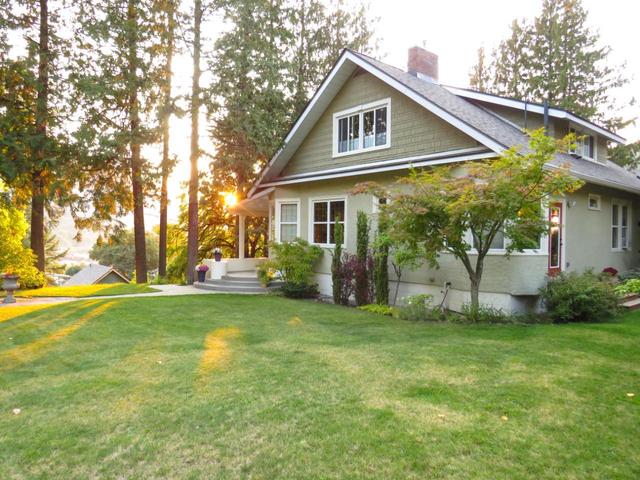 303 Silica Silica Street, House detached with 5 bedrooms, 3 bathrooms and 4 parking in Nelson BC | Image 2