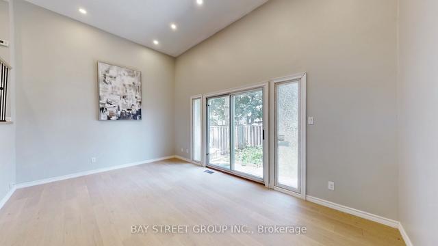 36 - 44 Chester Le Blvd, Townhouse with 3 bedrooms, 2 bathrooms and 2 parking in Toronto ON | Image 33