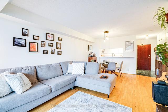 1206 - 8 Covington Rd, Condo with 2 bedrooms, 2 bathrooms and 1 parking in Toronto ON | Image 11