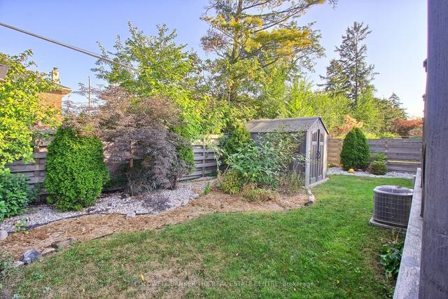 62 Mooreshead Dr, House detached with 3 bedrooms, 2 bathrooms and 5 parking in Toronto ON | Image 27