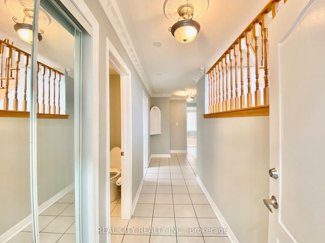 upper - 2 Wandering Trail Dr, House detached with 4 bedrooms, 3 bathrooms and 3 parking in Brampton ON | Image 26
